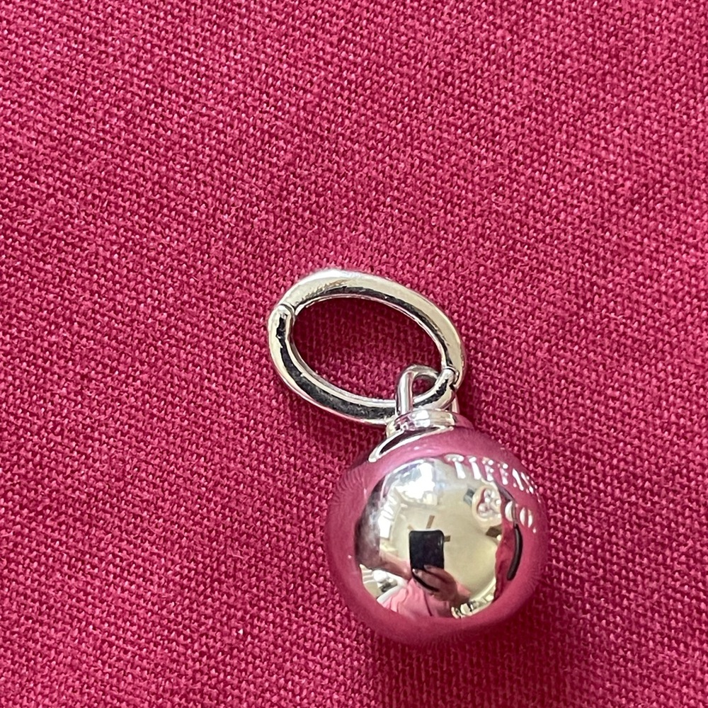 Tiffany & Co. Solid 18k white gold pendant - bracelet charm! Hard to find ! - Picture 6 of 9